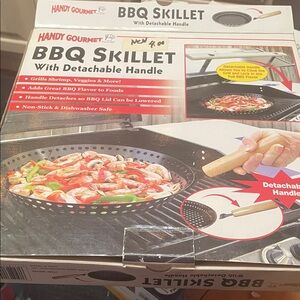 BBQ Skillet with Detachable Handle - Black